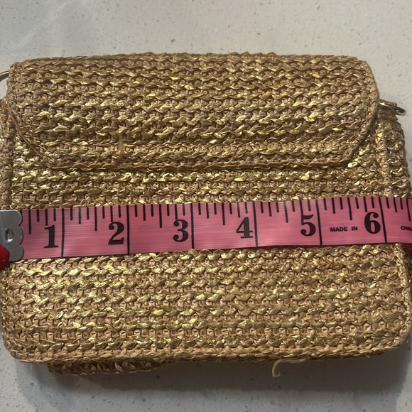Mini Woven Crossbody Bag! Chain Link Strap. Turn Lock Closure. Metallic Gold - Picture 11 of 15